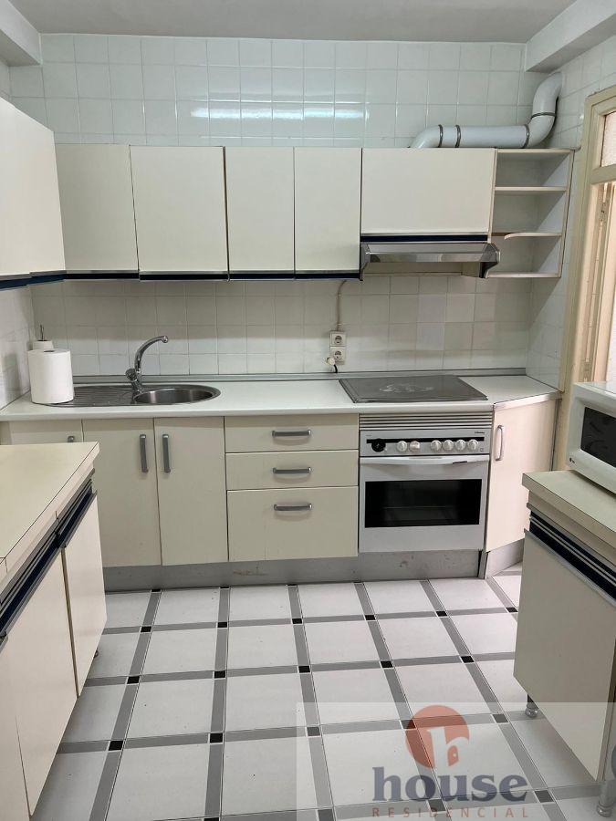 For sale of flat in Córdoba