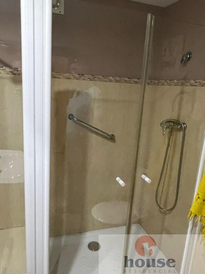 For sale of flat in Córdoba