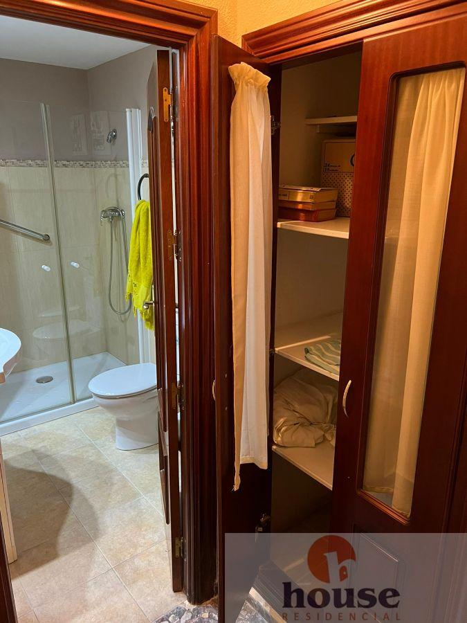 For sale of flat in Córdoba