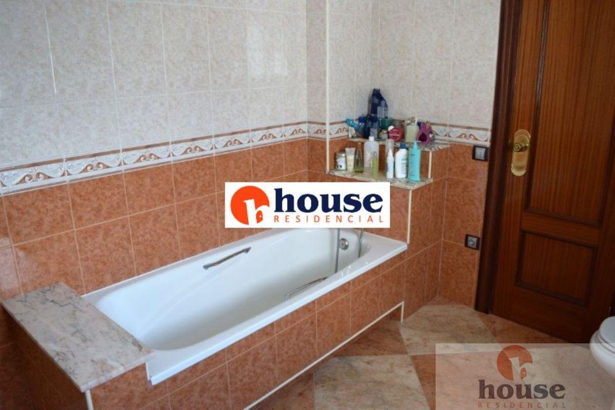 For sale of penthouse in Córdoba