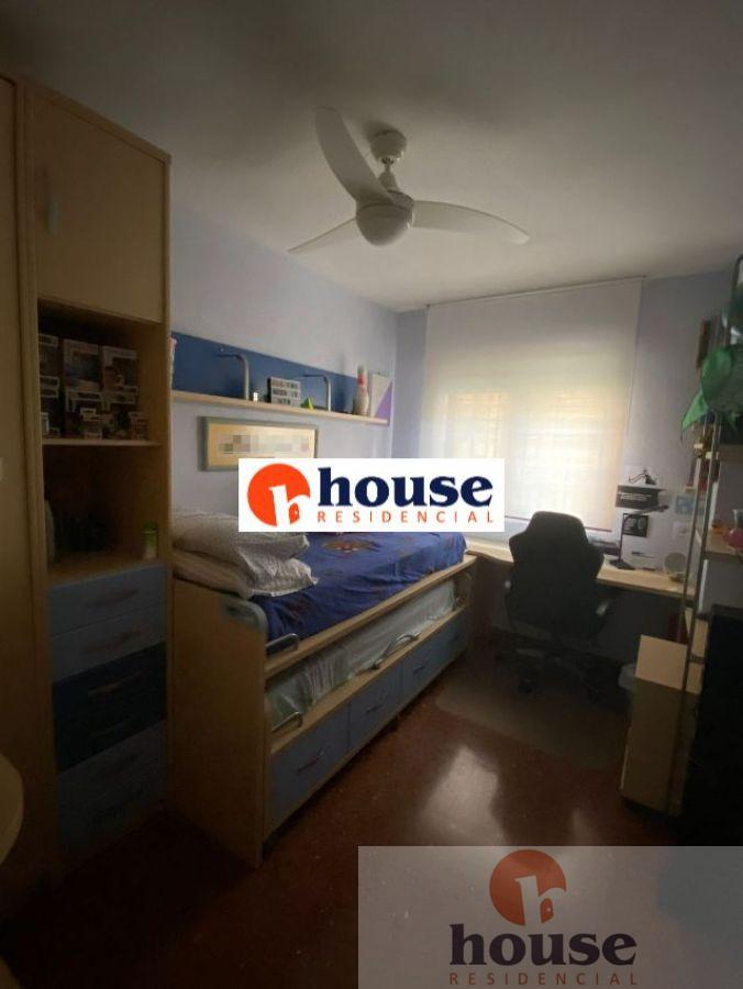 For sale of flat in Córdoba