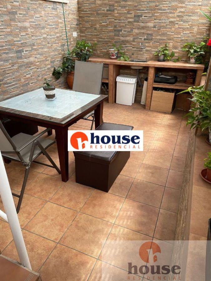 For sale of duplex in Córdoba