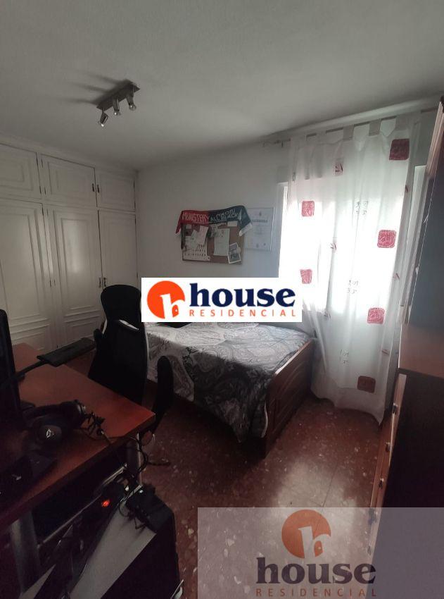 For sale of flat in Córdoba