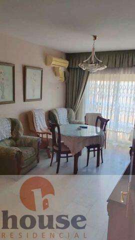 For sale of flat in Córdoba