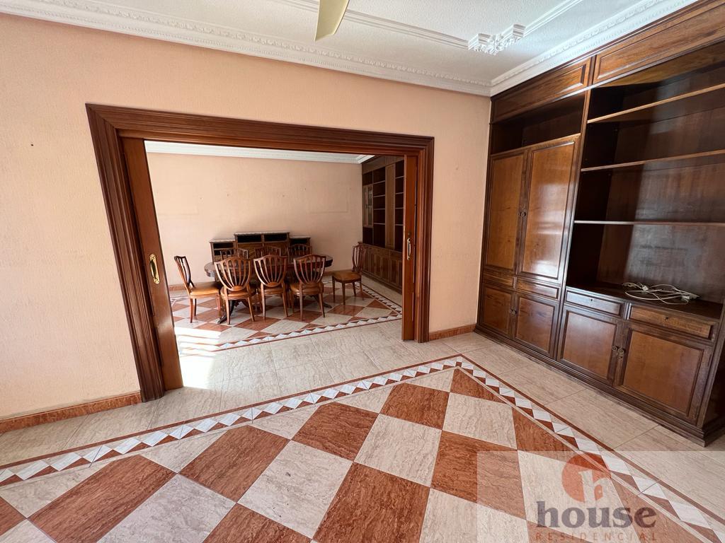 For sale of flat in Córdoba