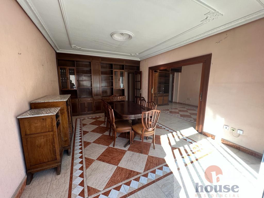 For sale of flat in Córdoba
