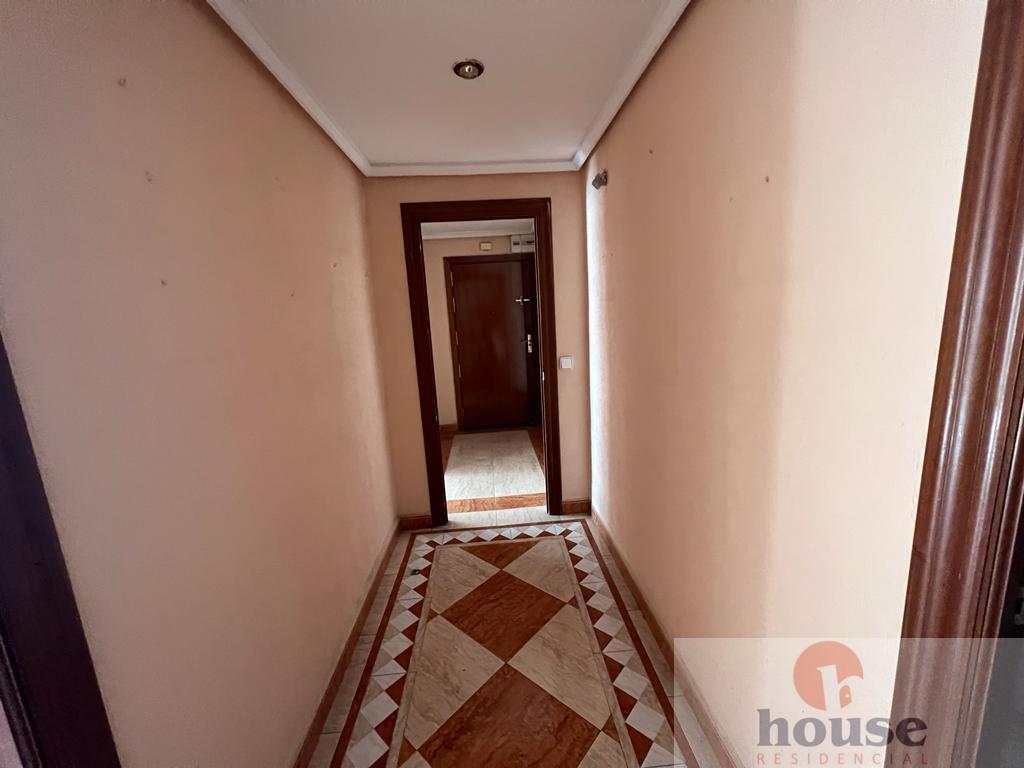 For sale of flat in Córdoba