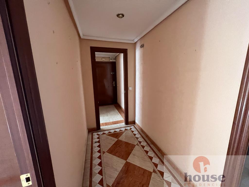 For sale of flat in Córdoba
