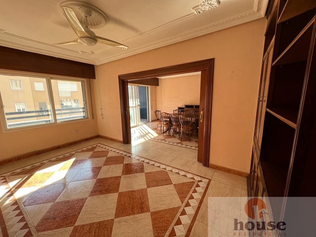 For sale of flat in Córdoba