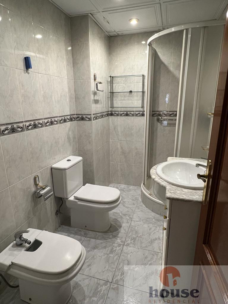 For sale of flat in Córdoba