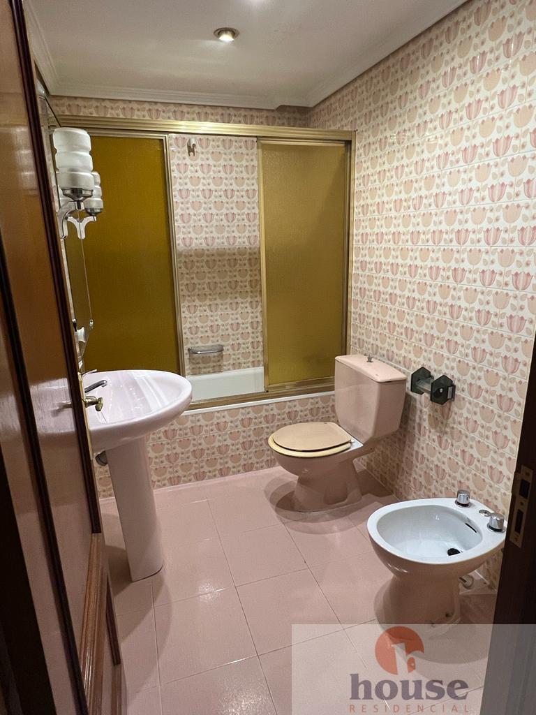 For sale of flat in Córdoba