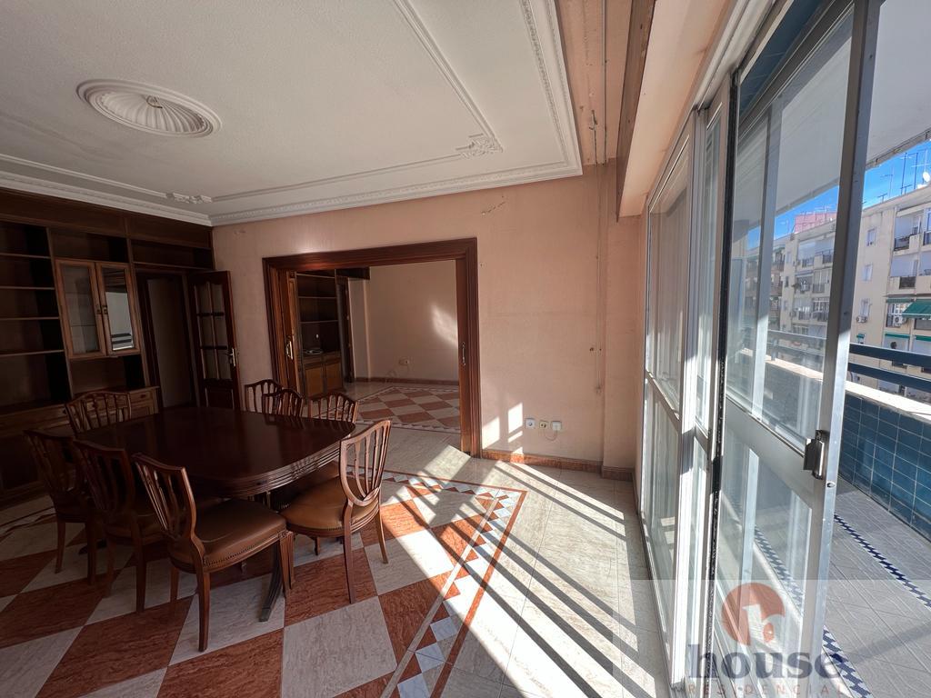 For sale of flat in Córdoba