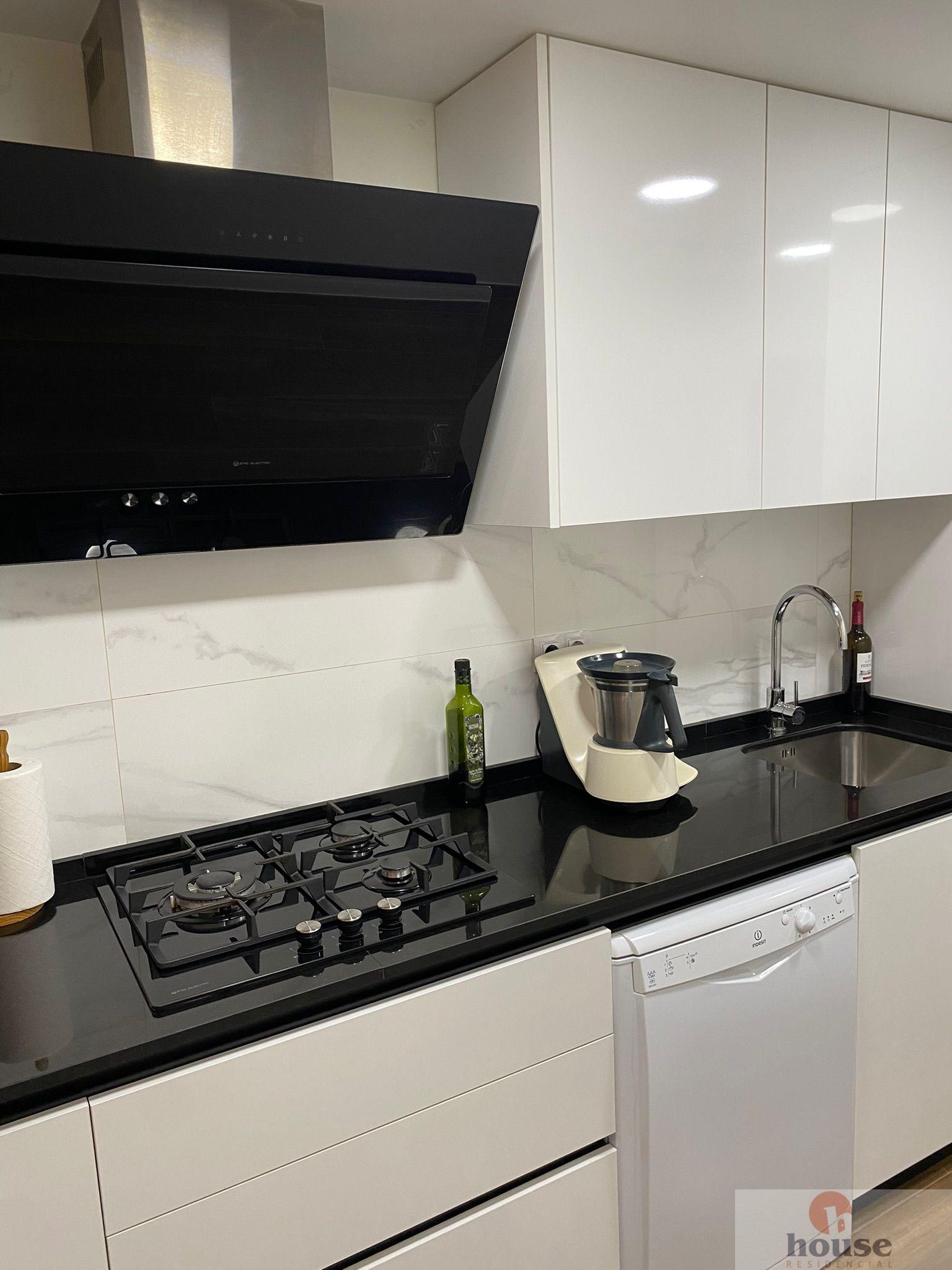 For sale of flat in Córdoba