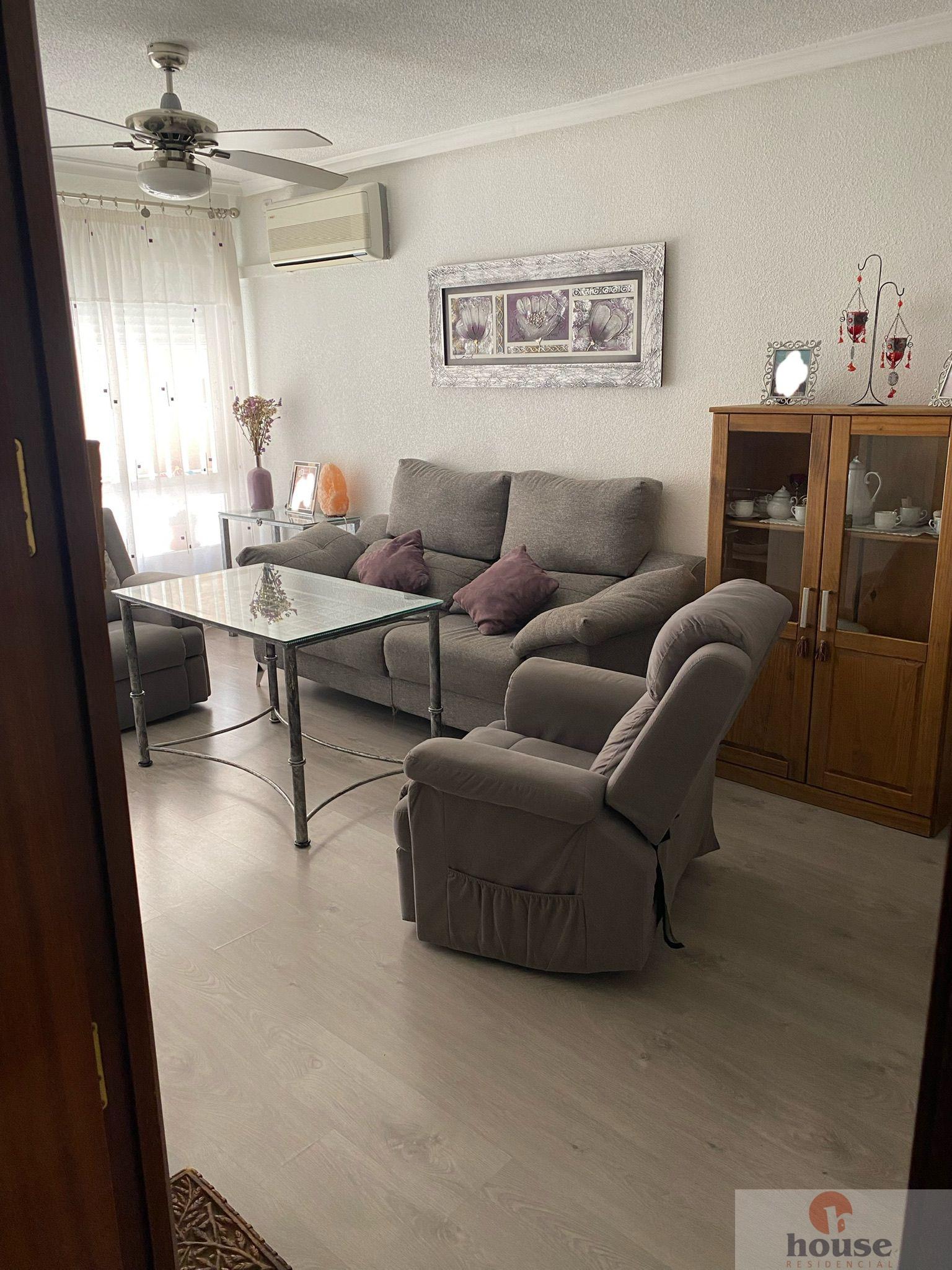 For sale of flat in Córdoba