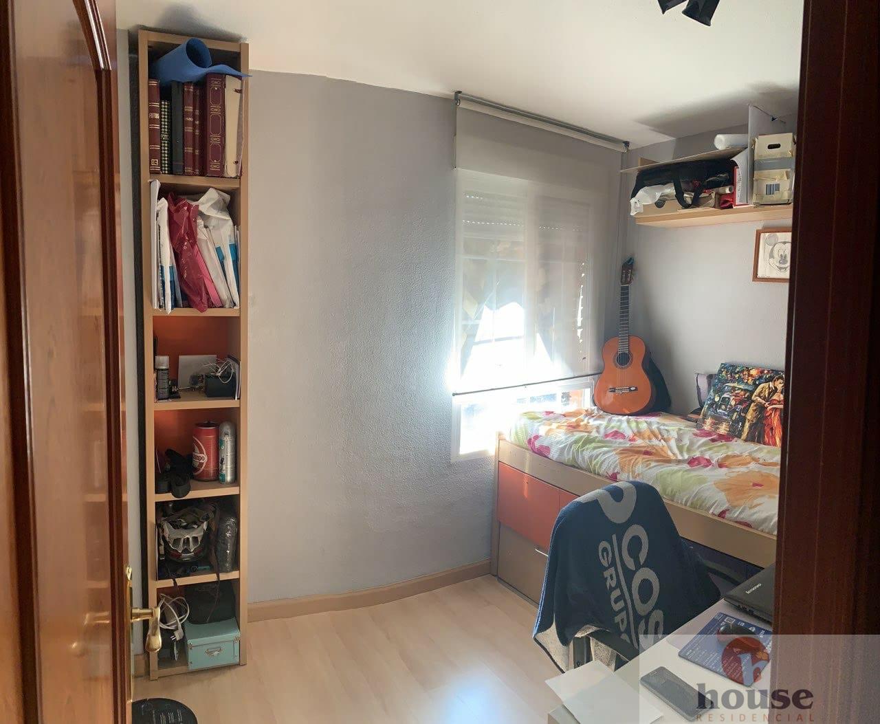 For sale of flat in Córdoba