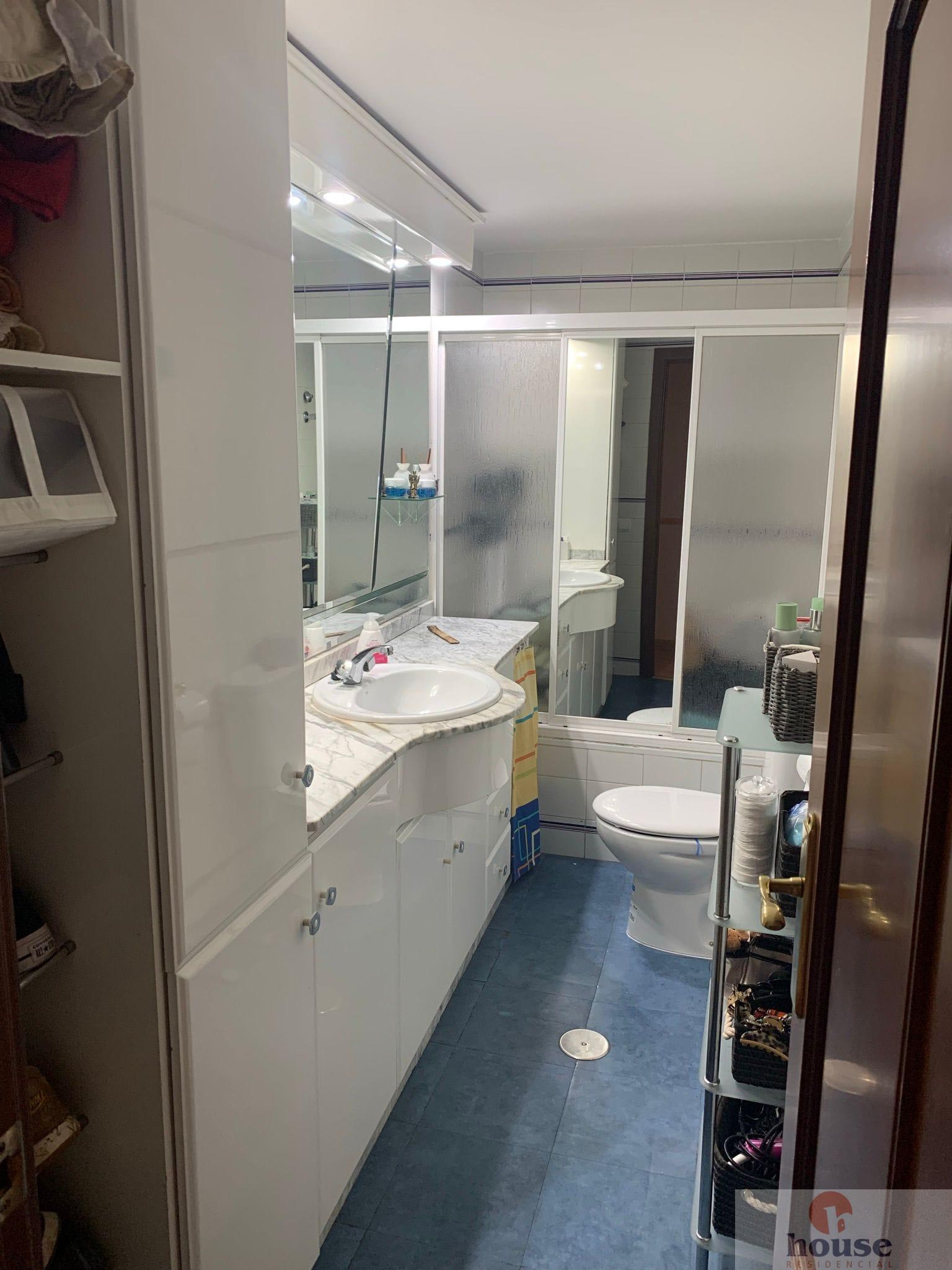 For sale of flat in Córdoba