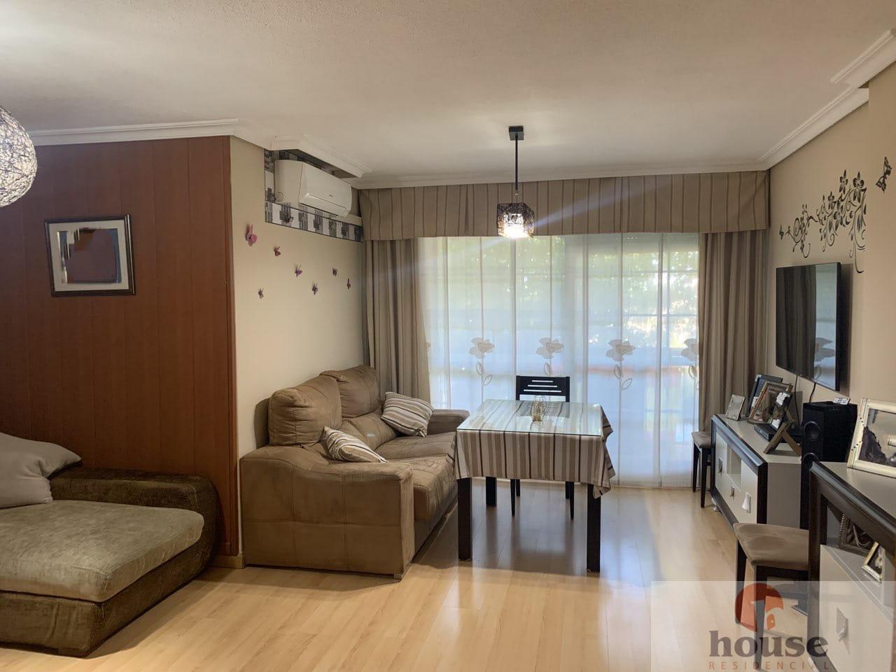 For sale of flat in Córdoba
