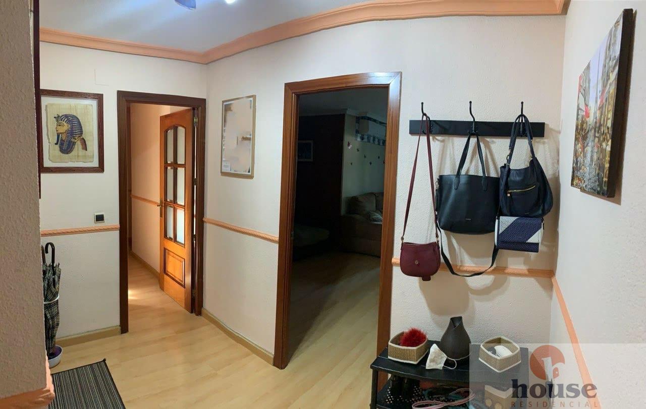 For sale of flat in Córdoba