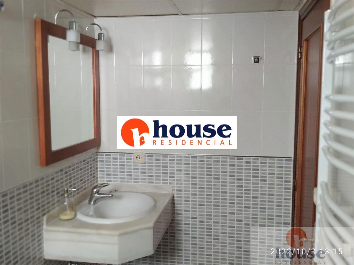 For sale of flat in Córdoba