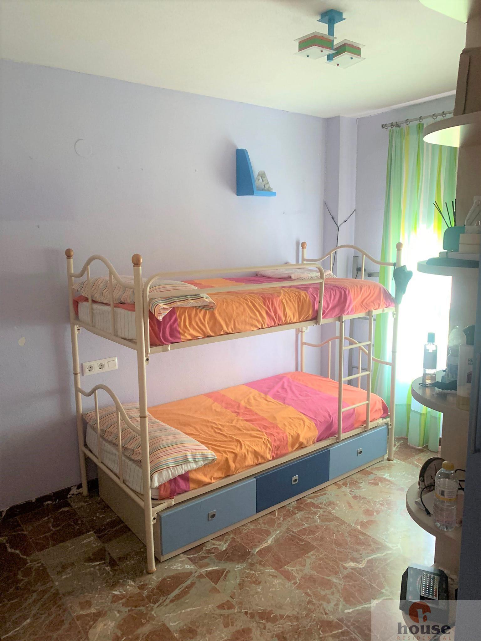 For sale of flat in Córdoba