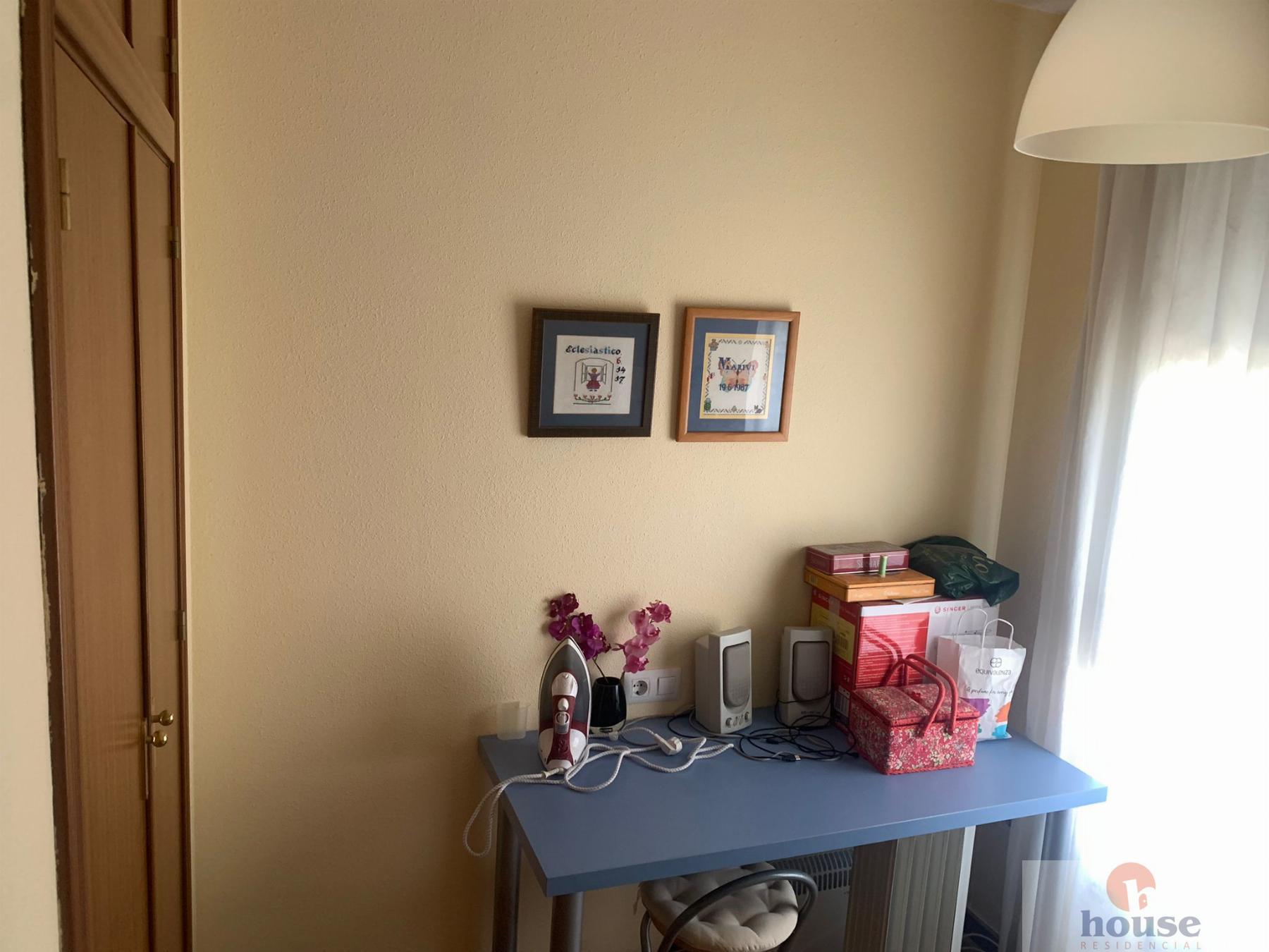 For sale of flat in Córdoba