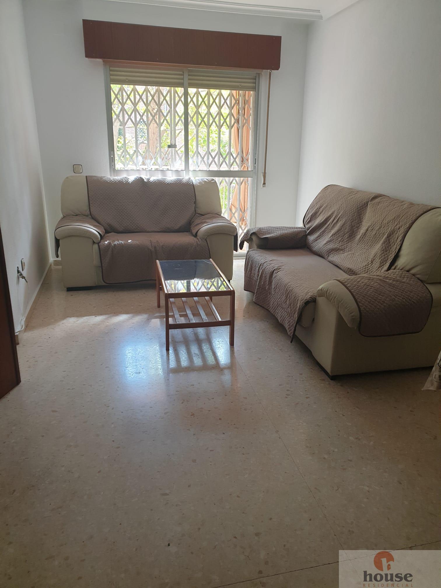 For sale of flat in Córdoba