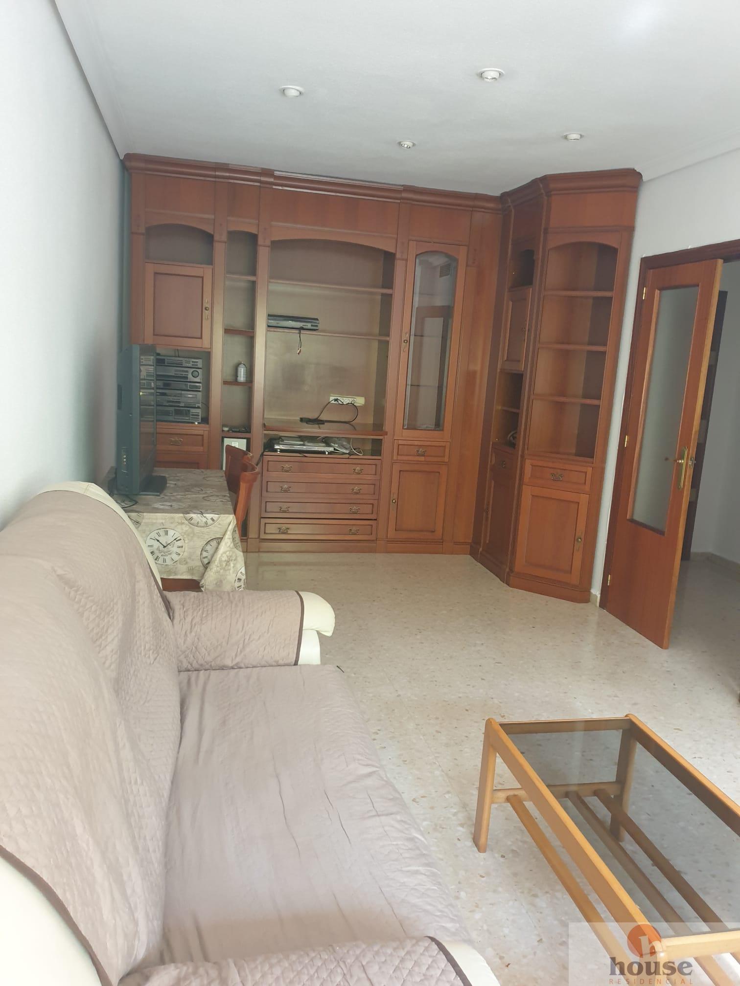For sale of flat in Córdoba