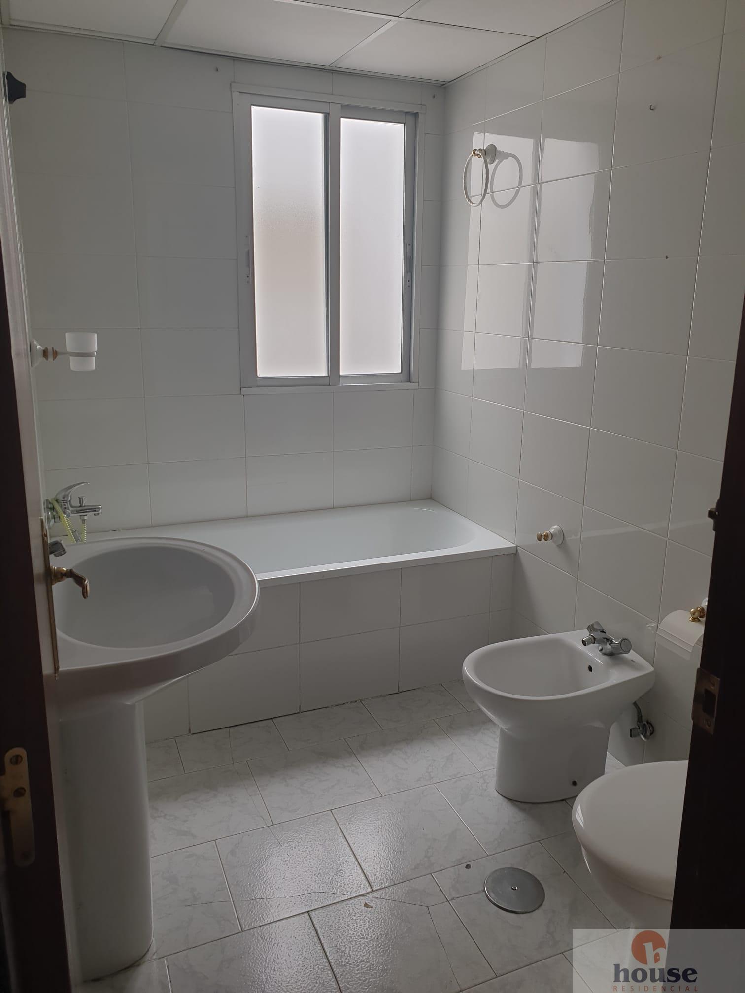 For sale of flat in Córdoba