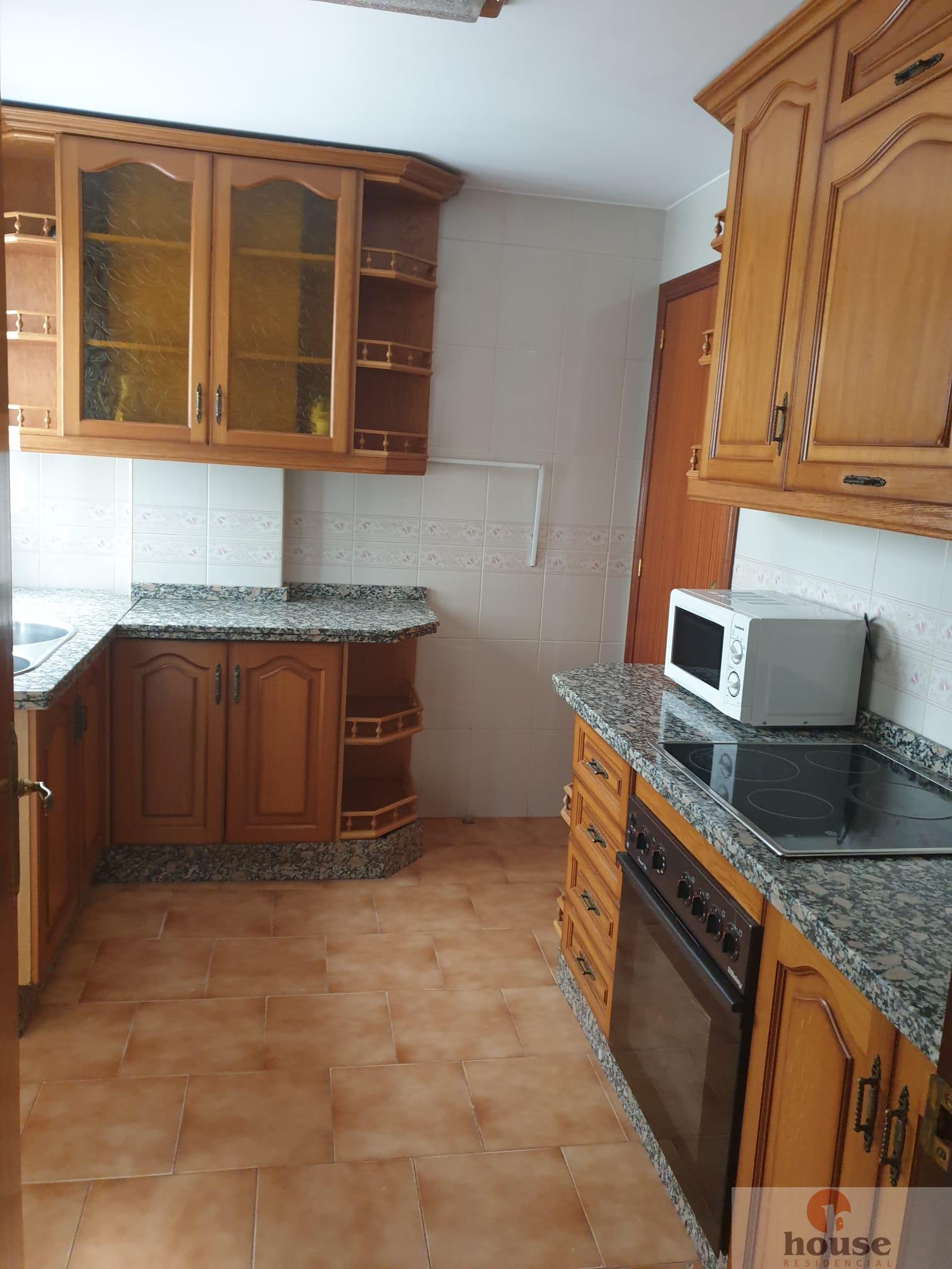 For sale of flat in Córdoba