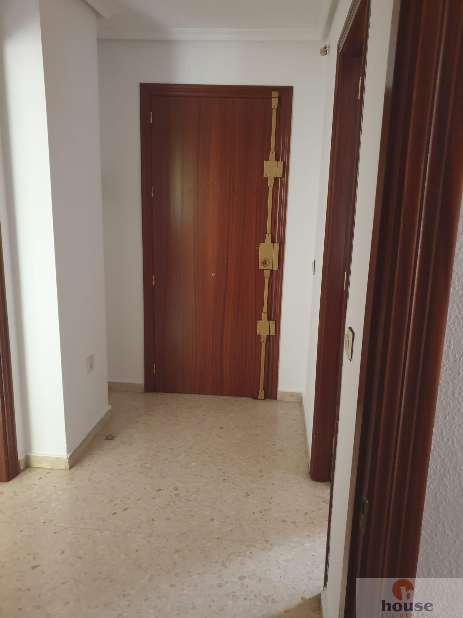 For sale of flat in Córdoba