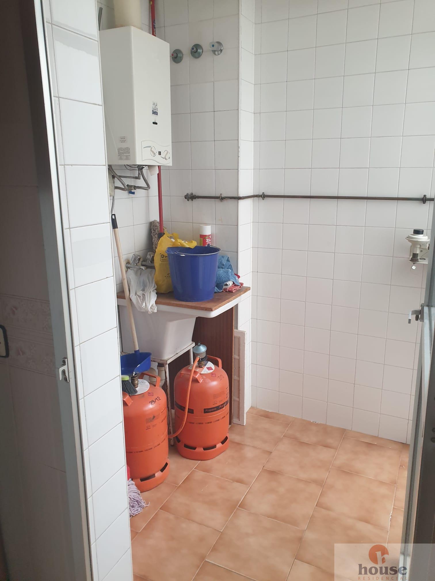 For sale of flat in Córdoba