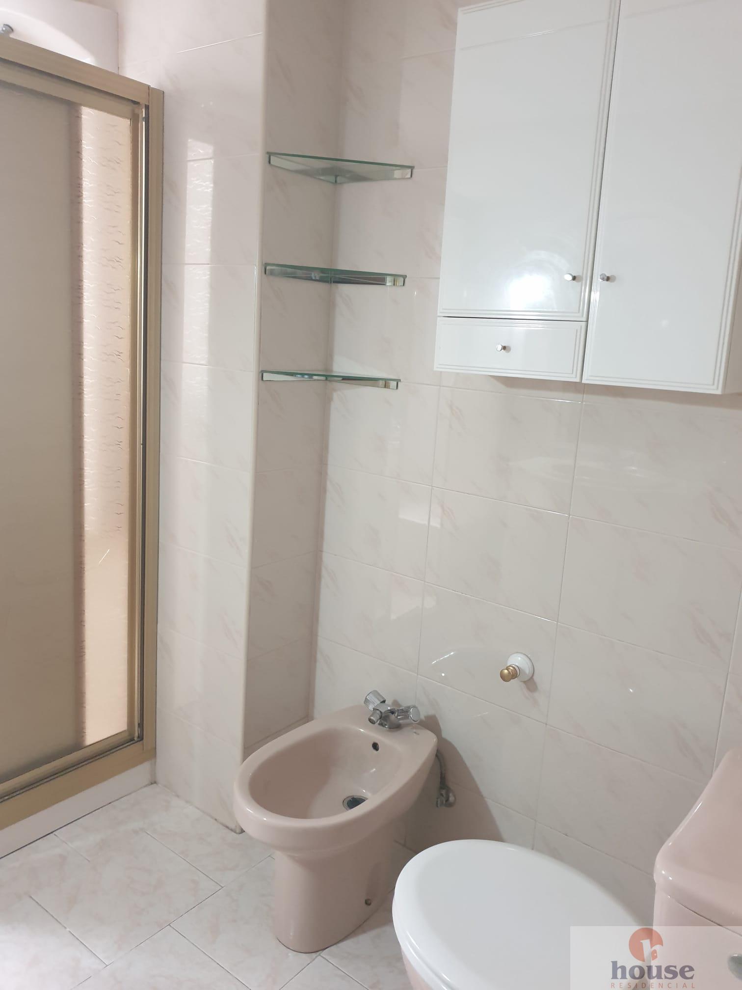 For sale of flat in Córdoba