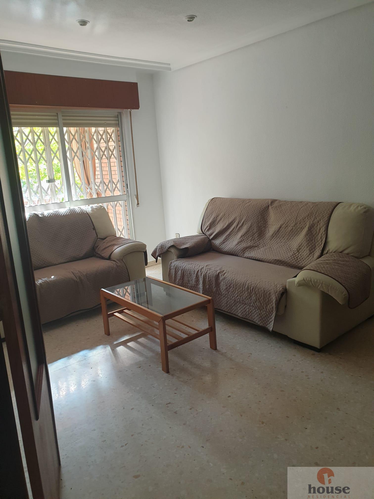 For sale of flat in Córdoba