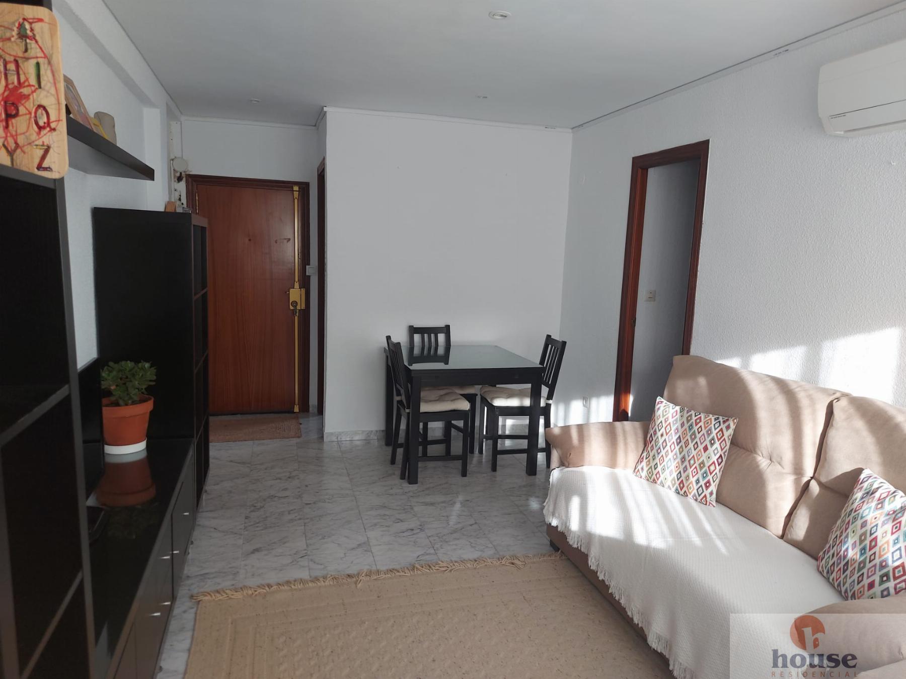 For sale of flat in Córdoba