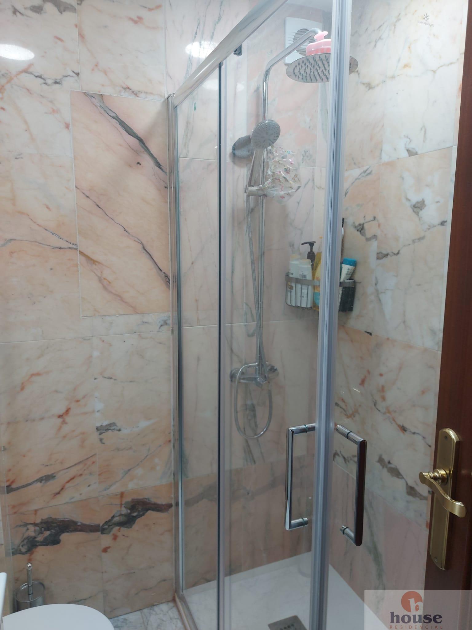 For sale of flat in Córdoba
