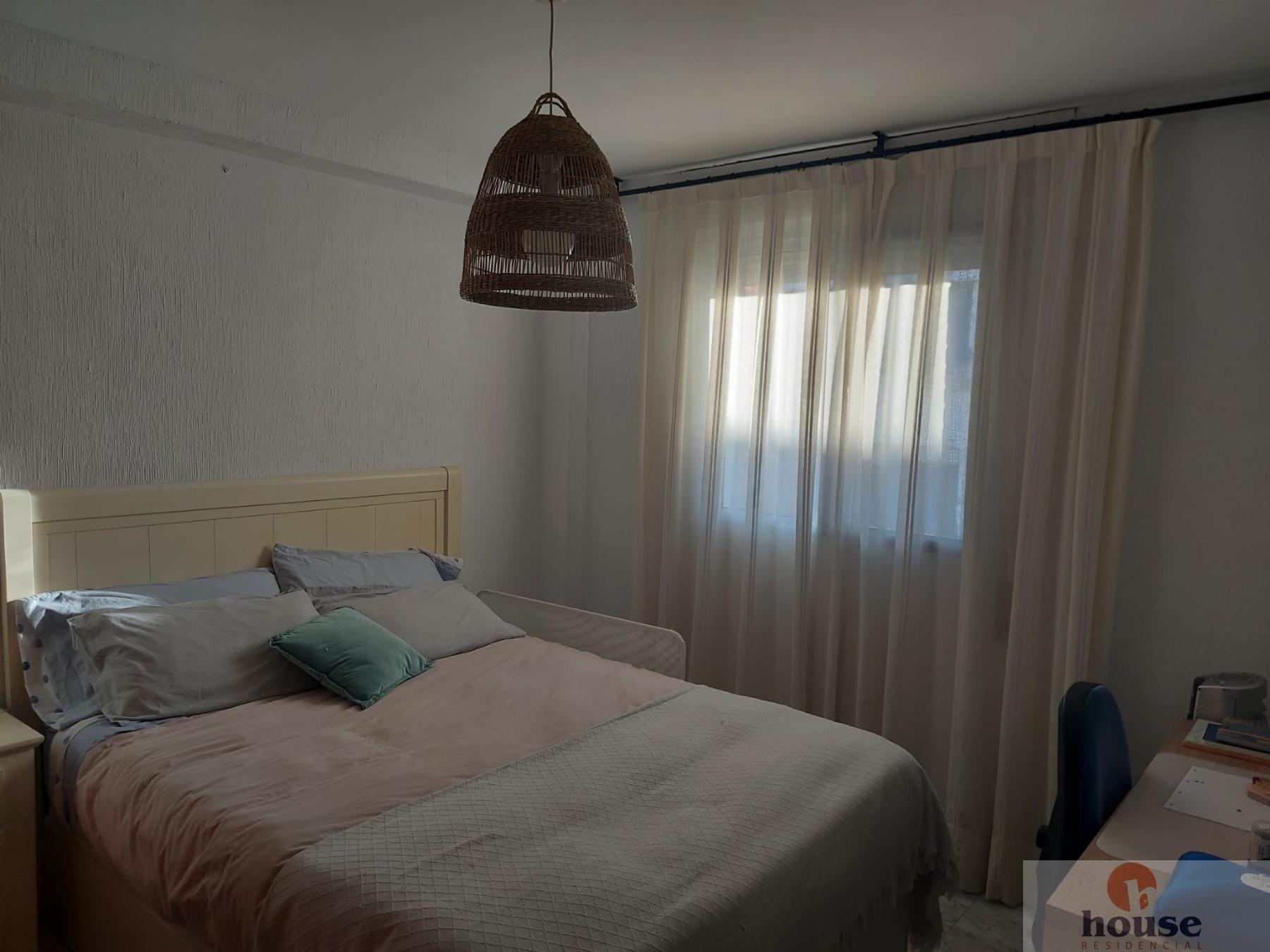 For sale of flat in Córdoba