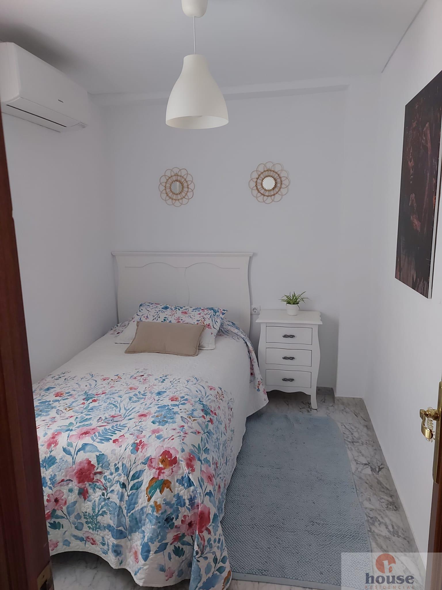 For sale of flat in Córdoba