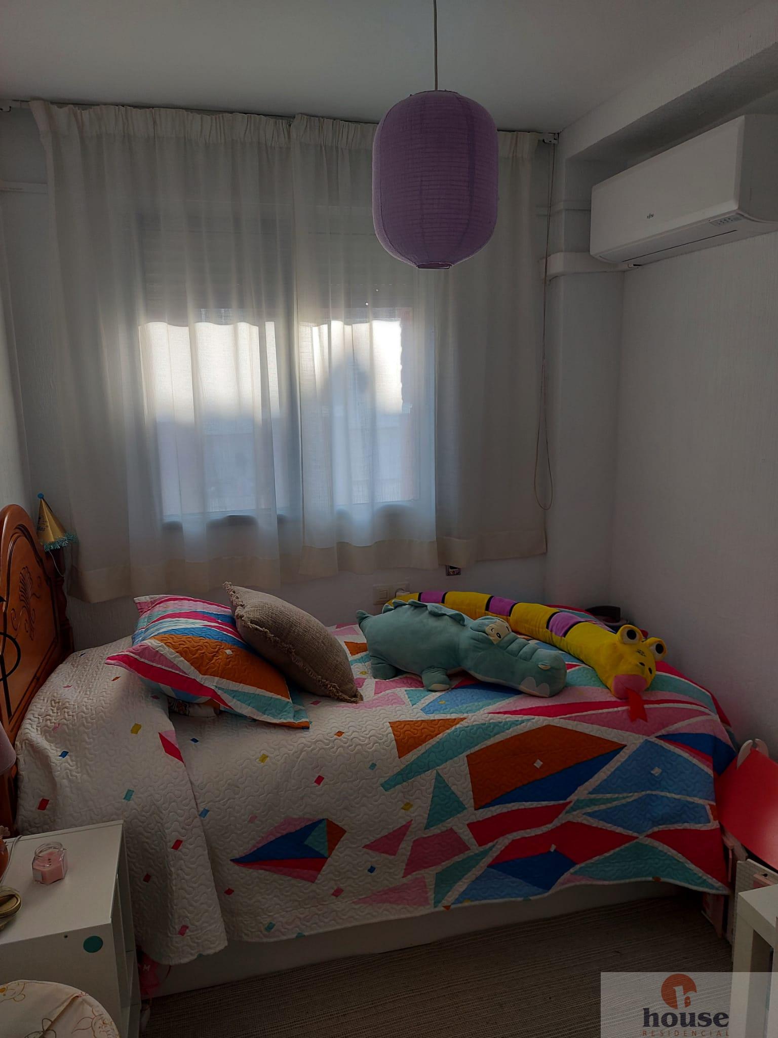 For sale of flat in Córdoba