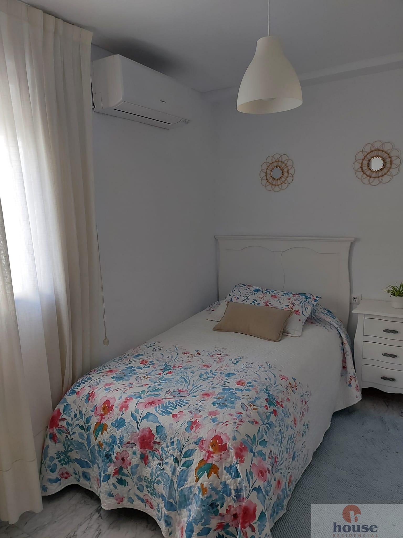 For sale of flat in Córdoba