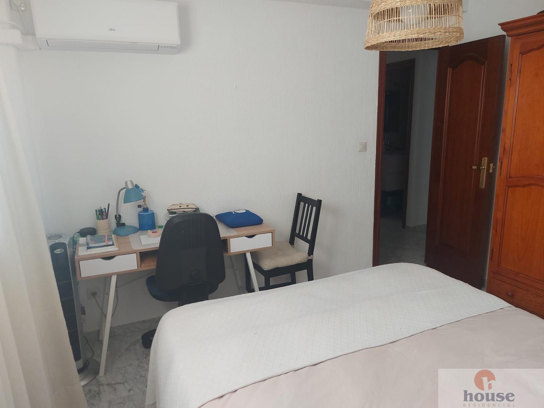For sale of flat in Córdoba