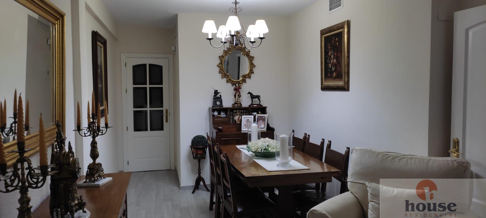 For sale of flat in Córdoba