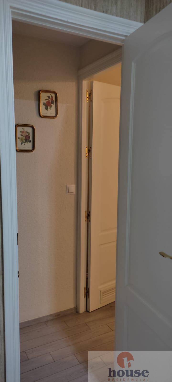 For sale of flat in Córdoba