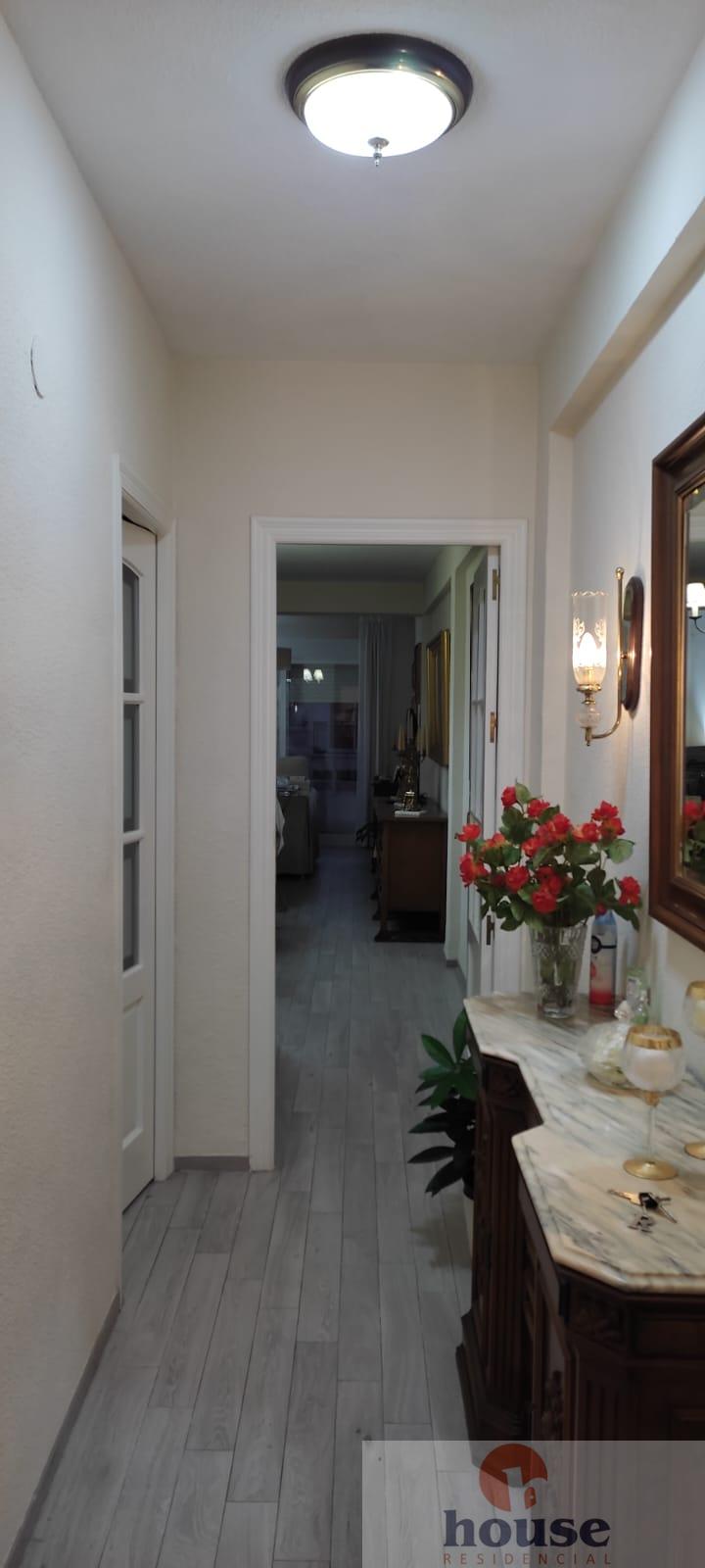 For sale of flat in Córdoba