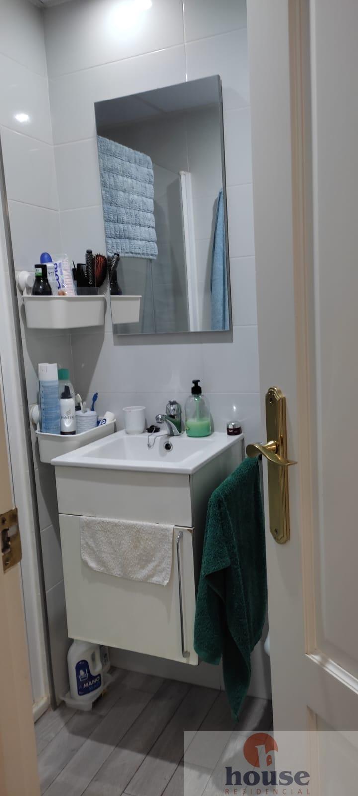 For sale of flat in Córdoba
