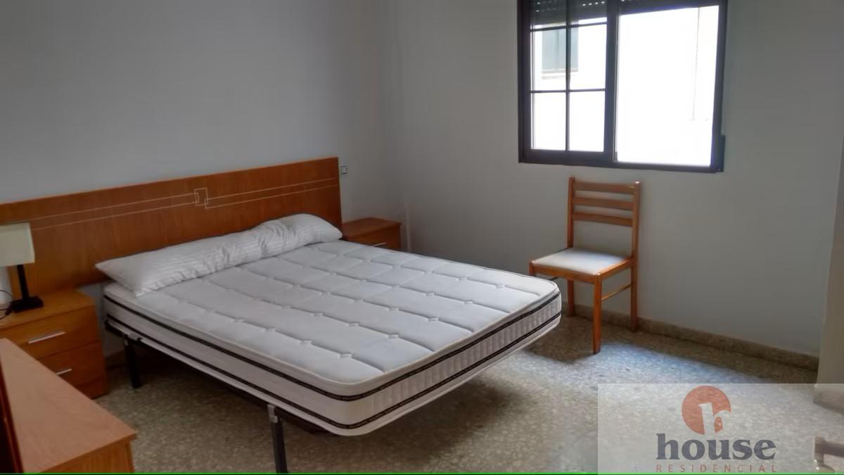 For sale of flat in Córdoba