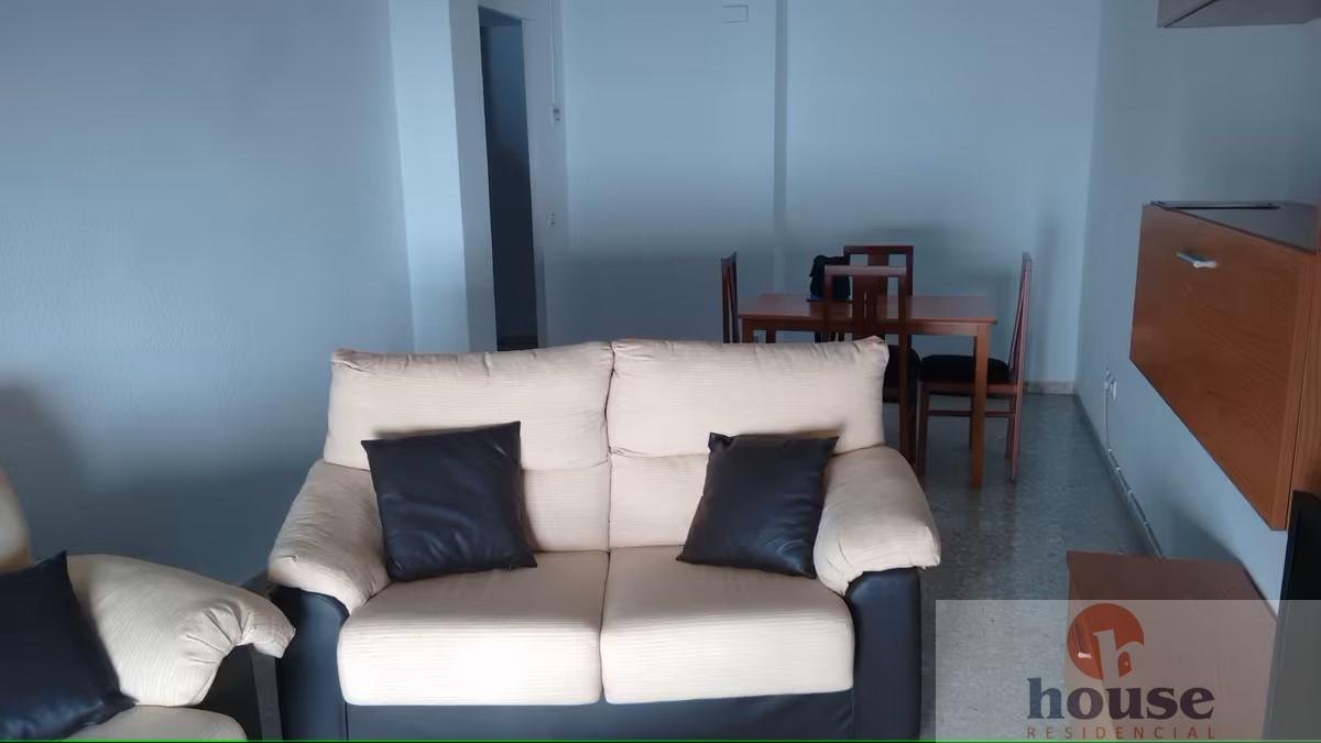 For sale of flat in Córdoba