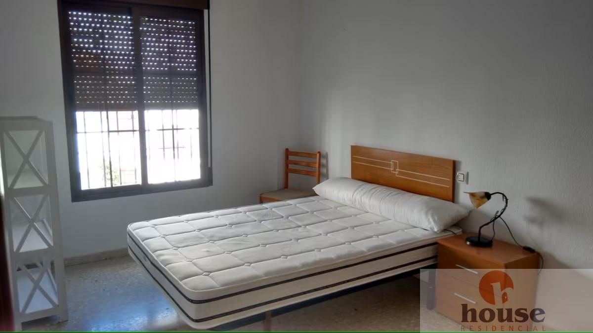 For sale of flat in Córdoba
