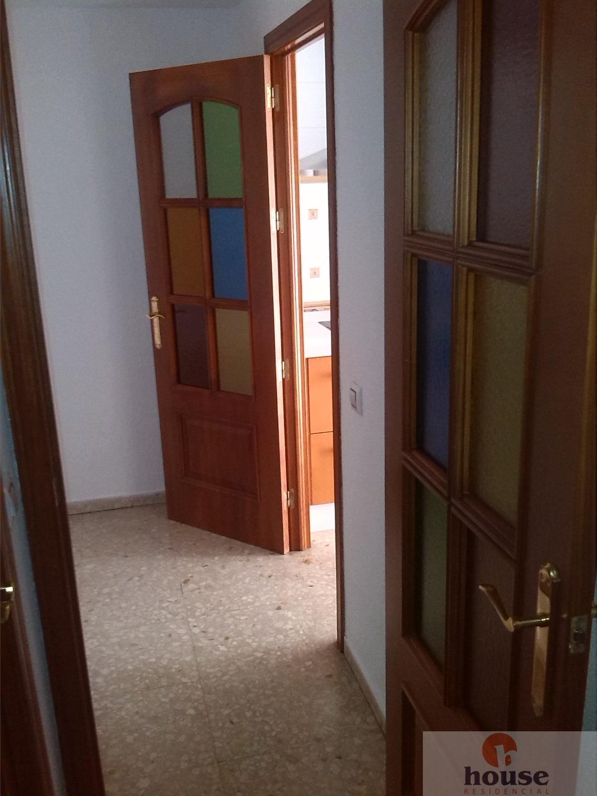 For sale of flat in Córdoba