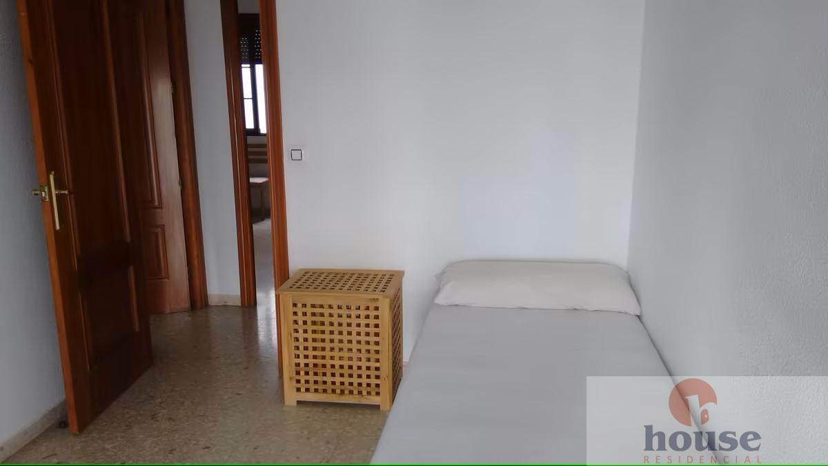 For sale of flat in Córdoba