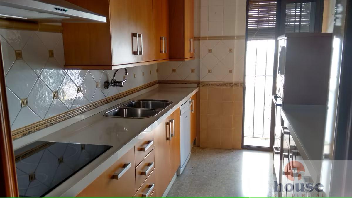 For sale of flat in Córdoba